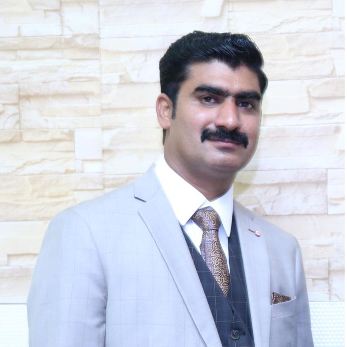 Ahmad | Co founder of LINKSLINER